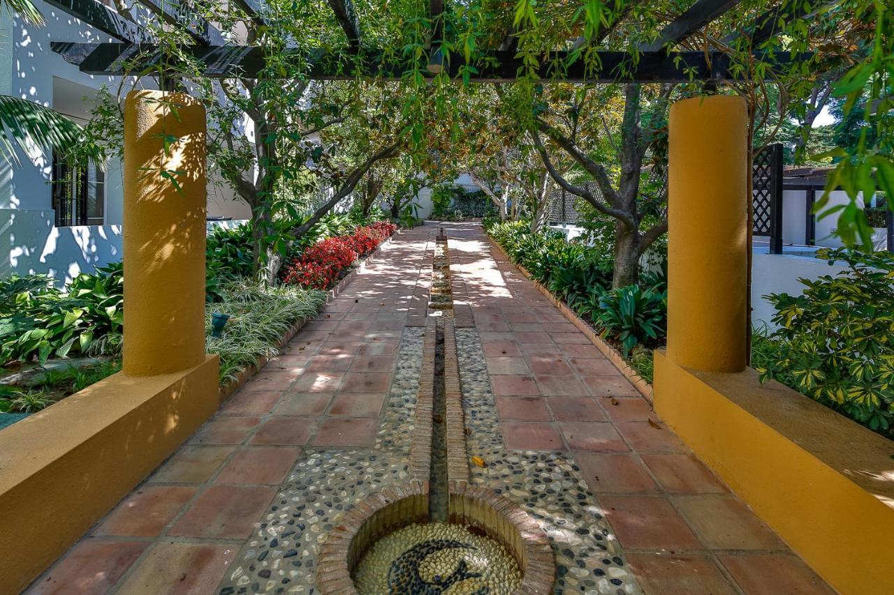 Jardines Las Golondrinas Apartments Elviria 마르베야 외부 사진